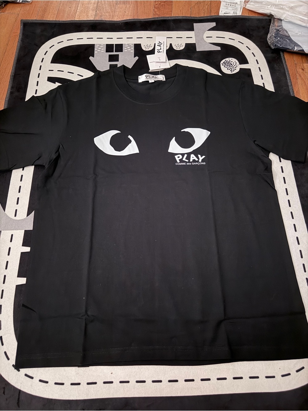 Comme des Garcons PLAY Eyes Logo T-Shirt Black White Size L NWT CDG